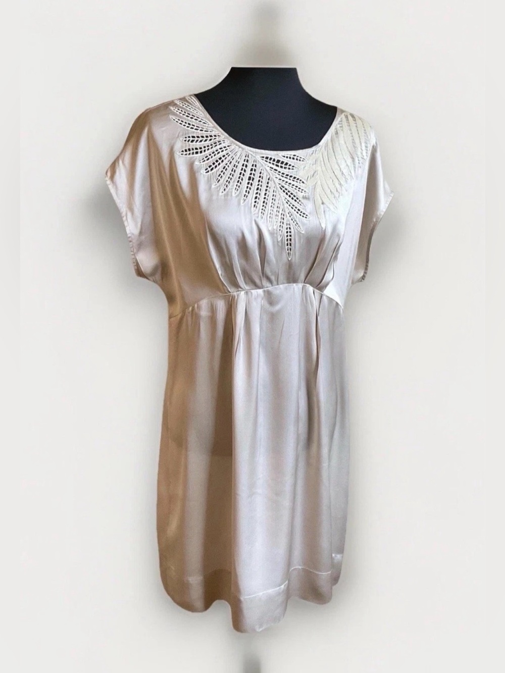BCBG Maxazria Sequin Lace Appliqué Silk Dress XS Taupe Evening Cocktail Date Vtg